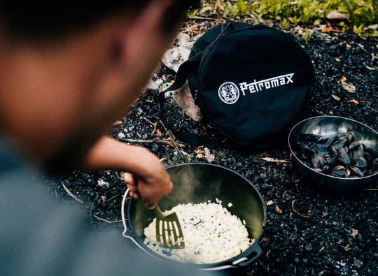 Petromax Transport Bag for 5.5L and 7.5L Dutch Oven - Wylies Outdoor World Petromax Transport Bag for 5.5L and 7.5L Dutch Oven - Wylies Outdoor World