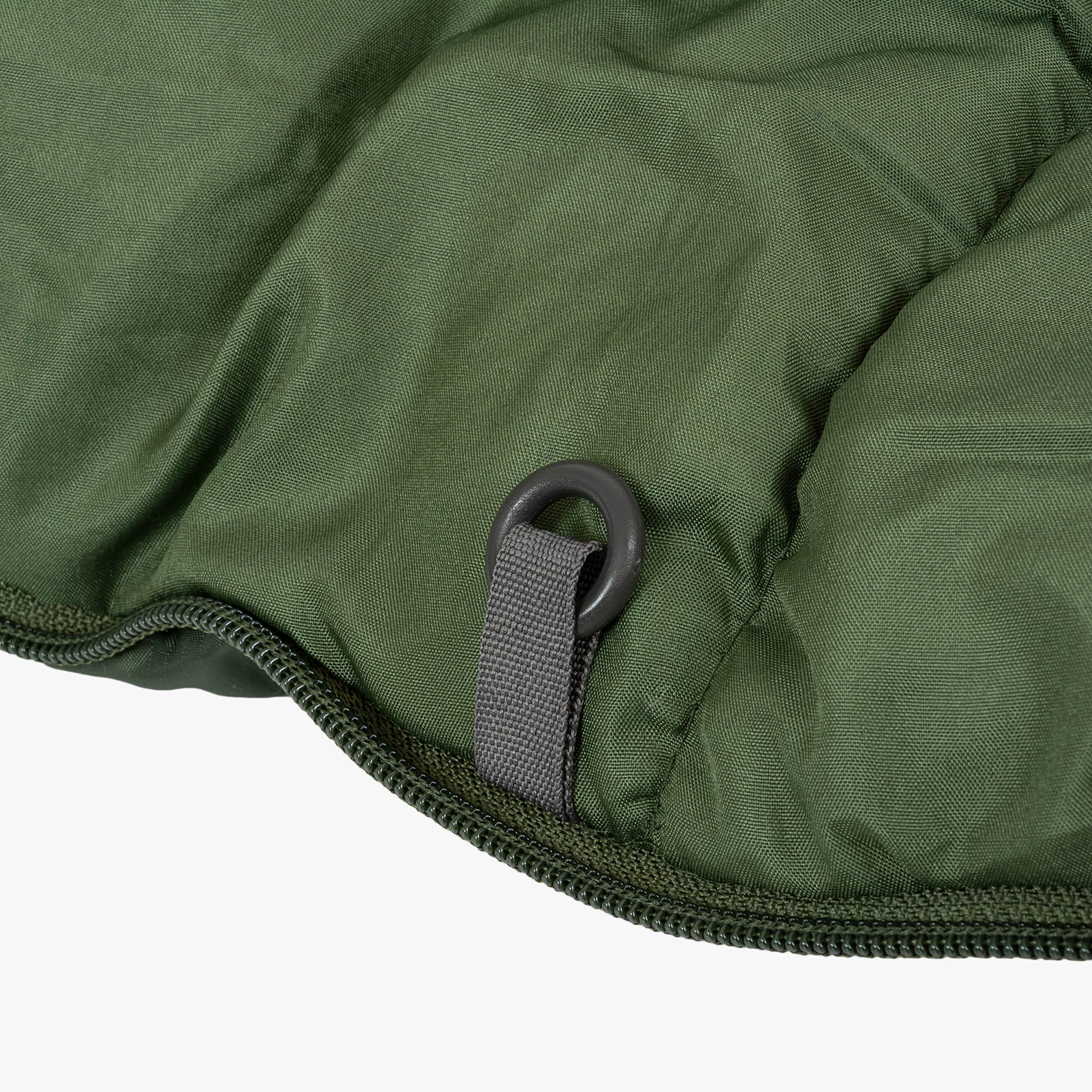 Close-up of the durable Ripstop shell and strap detail of the Phoenix Flame 400 mummy sleeping bag. Close-up of the durable Ripstop shell and strap detail of the Phoenix Flame 400 mummy sleeping bag.