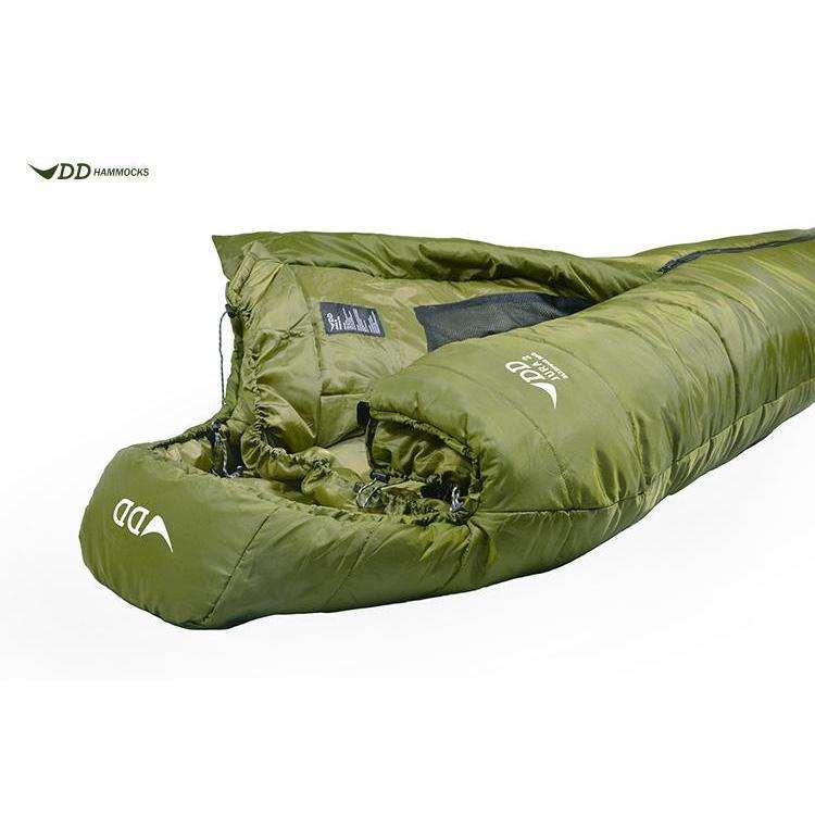 DD Hammocks green sleeping bag in versatile design, ideal for camping and outdoor adventures. DD Hammocks green sleeping bag in versatile design, ideal for camping and outdoor adventures.