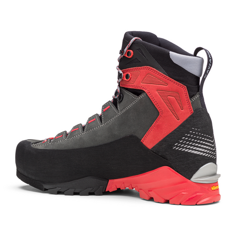 Kayland Stellar Nubuk GTX mountaineering boot in black and red, featuring Gore-Tex membrane for waterproof protection.