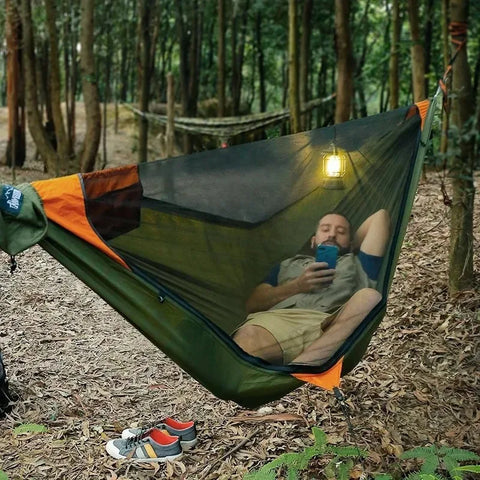 Travel hammock with net 