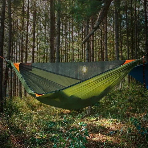 Travel hammock with net 