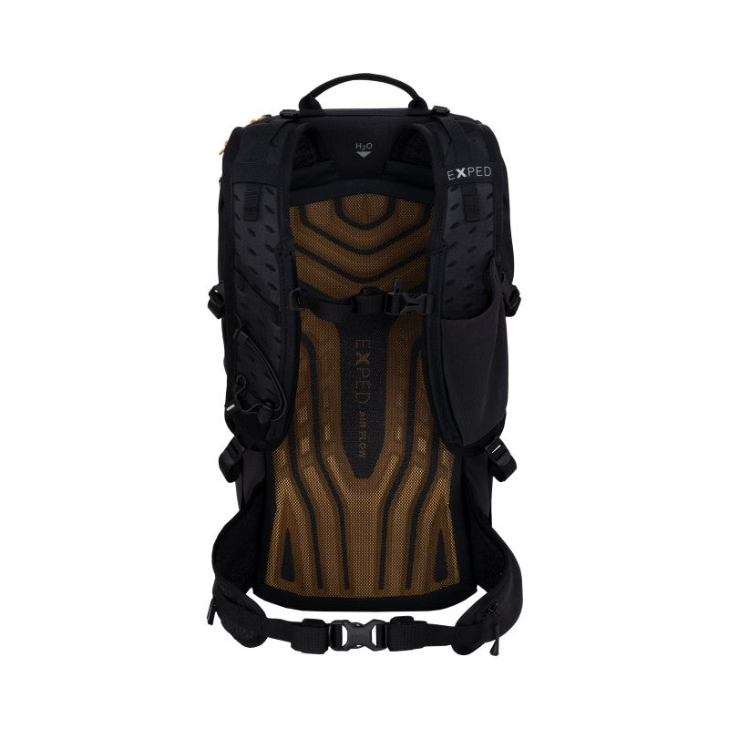 Skyline 20 Backpack featuring ergonomic Air Flow back system for comfort during hikes and bike tours.