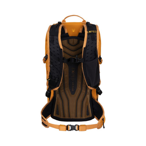 Skyline 20 Backpack featuring ergonomic Air Flow back system and breathable straps for comfort on hikes and bike tours.